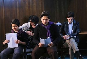 حرکت و نشانه‌های دیداری در خوانشِ نمایش‌نامه